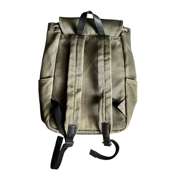 Everlane Modern Snap Backpack in distressed army green canvas - Picture 8 of 14